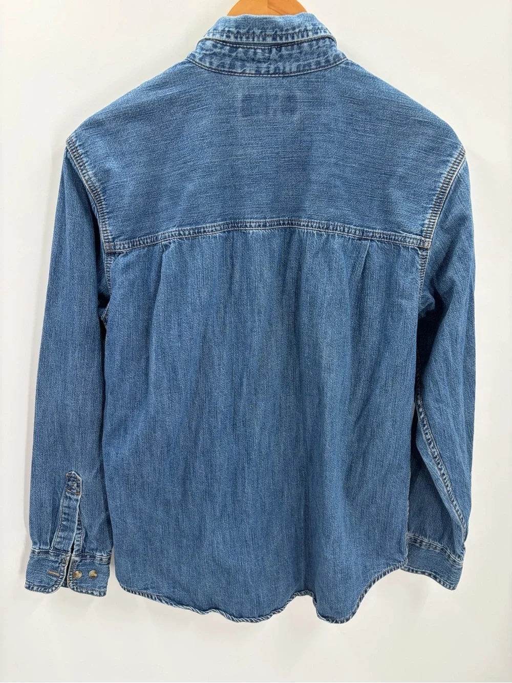 🔥 Levi Strauss & Co. Signature Premium Denim Button-Down Shirt 🔥 - Picture 2 of 6